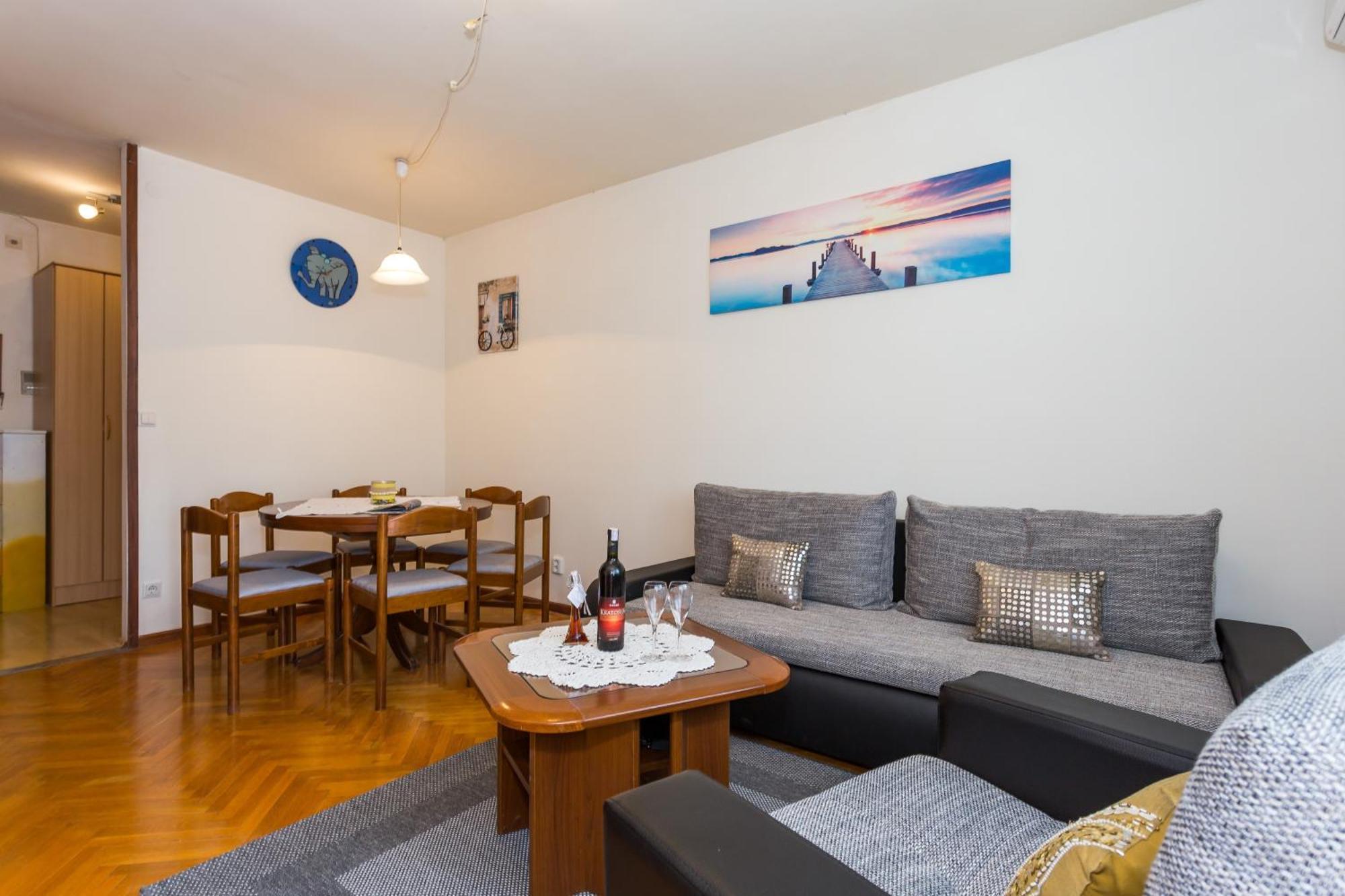 Apartments With Wifi Split - 13957 Bilik gambar